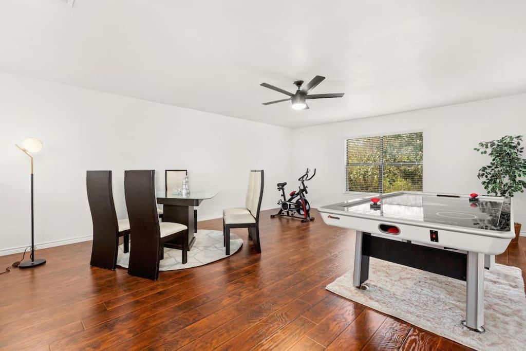 5 Bedrooms With Chefs Kitchen 2 Masters Room And Game Lounge San Antonio Bagian luar foto