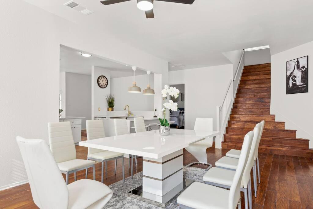 5 Bedrooms With Chefs Kitchen 2 Masters Room And Game Lounge San Antonio Bagian luar foto