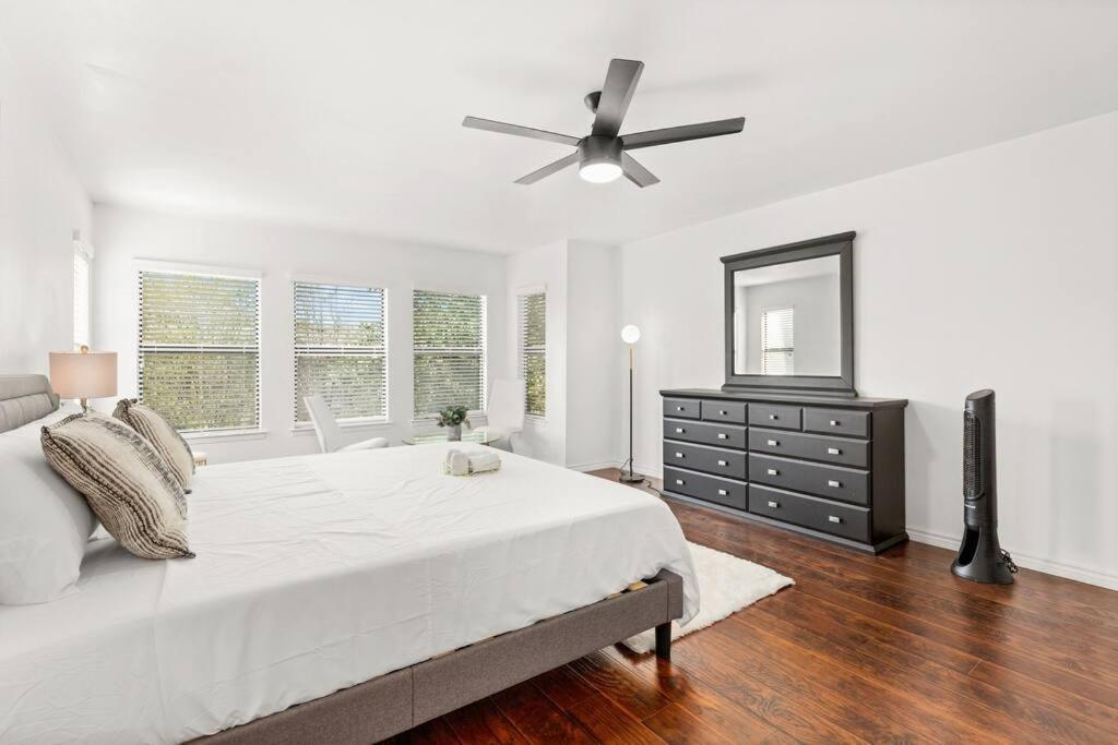 5 Bedrooms With Chefs Kitchen 2 Masters Room And Game Lounge San Antonio Bagian luar foto